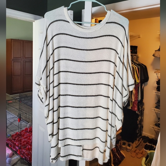 Francesca's Collections Blue Rain Striped Dolman Sleeve Top - Picture 1 of 6
